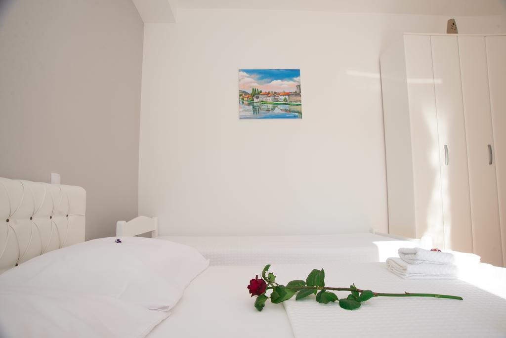 Apartments Tila Требинье Экстерьер фото