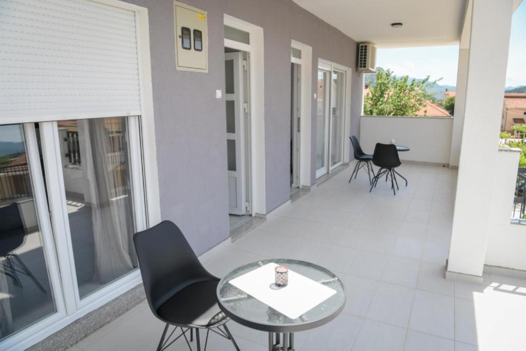 Apartments Tila Требинье Экстерьер фото